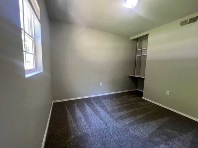 Building Photo - 1414 Moonlite Ave