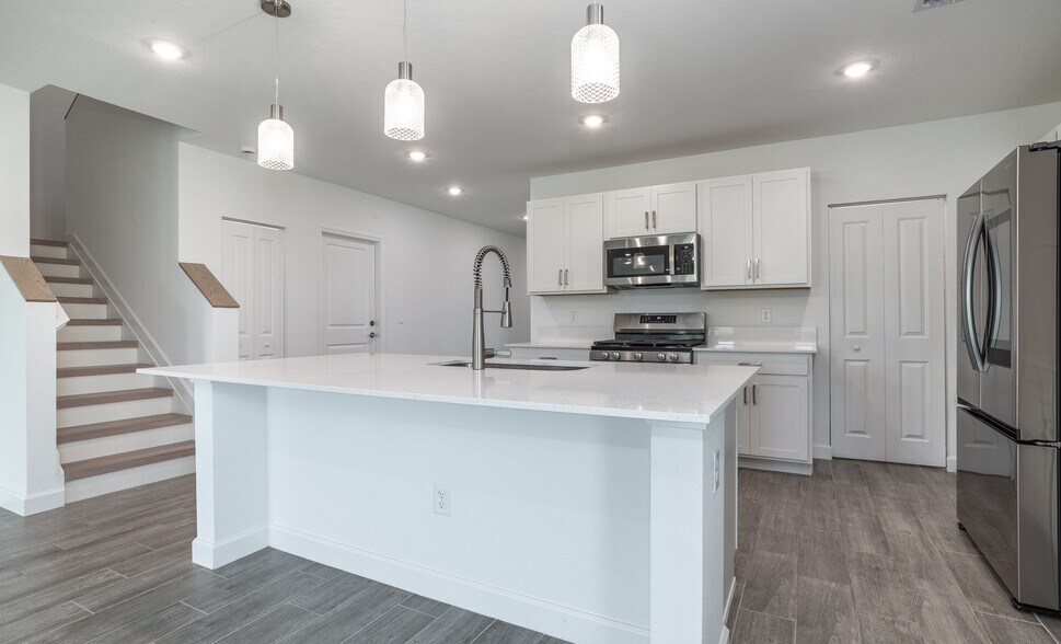 Building Photo - 6378 NW Windwood Way