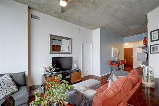 Building Photo - 360 Nueces St