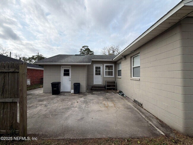 Building Photo - 1359 Stimson St