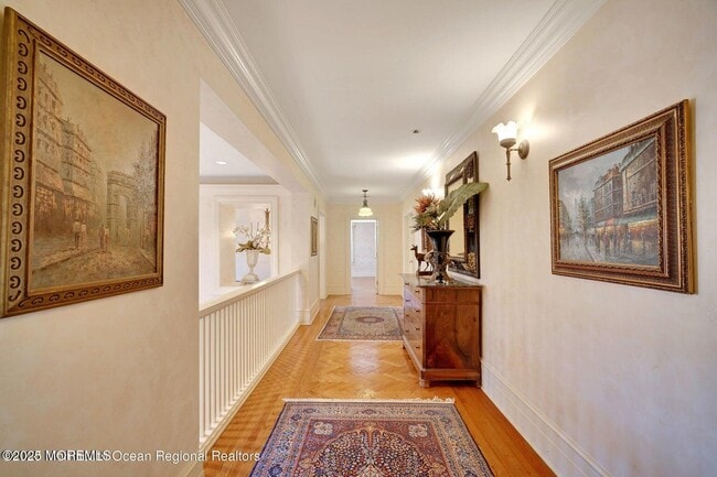 Building Photo - 758 Roseld Ave