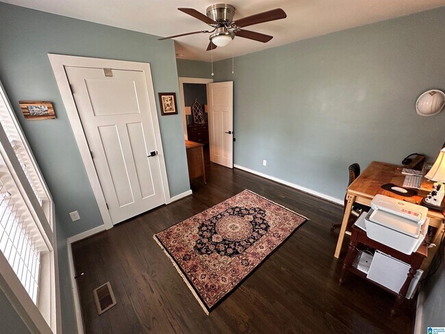 Building Photo - 5405 5th Ct S