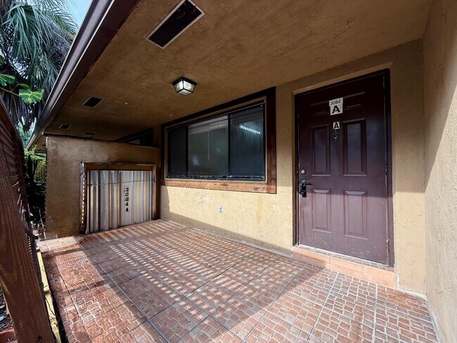 Building Photo - 3084 Collin Dr