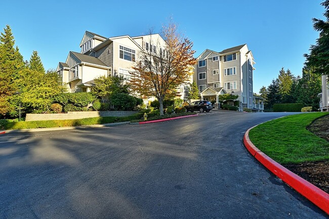 Building Photo - Mukilteo Golf Course View Condo