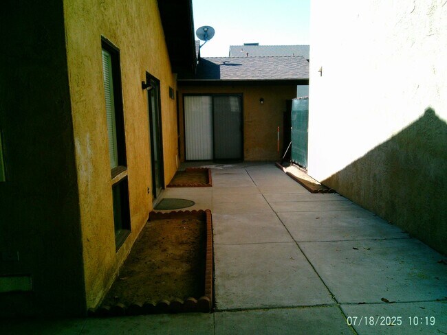 Building Photo - 2525 Actis St