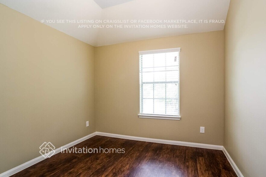 Building Photo - 13433 Raintree Dr