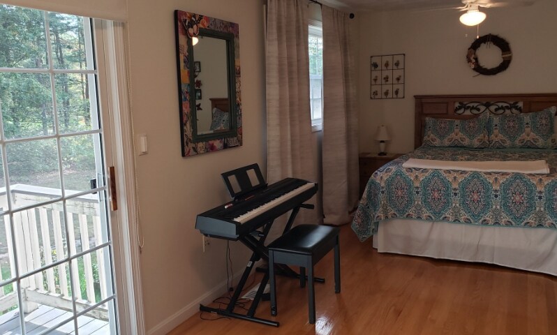 Building Photo - 10 Keneson St