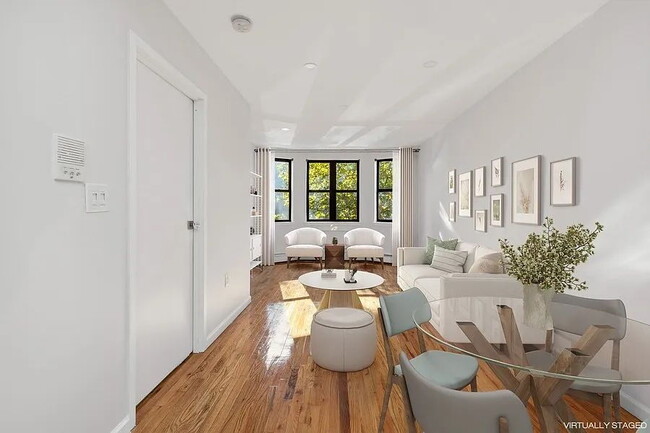 Building Photo - "Chic 1-BR Gem in Prime Brooklyn Location – Your Urban Retreat Awaits!"