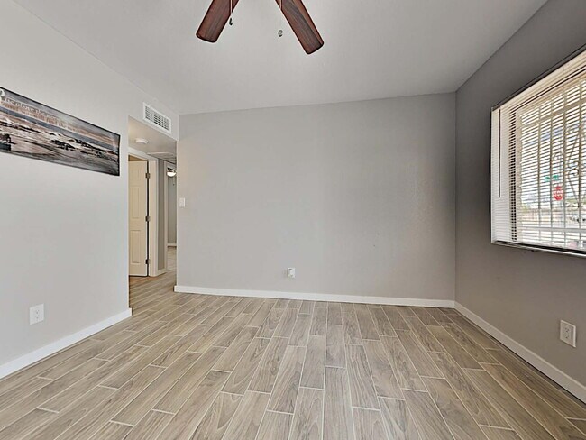 Building Photo - Modern Comfort in Mesa – 2-Bedroom with Ya...