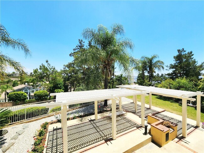 Building Photo - 227 Cll Concordia