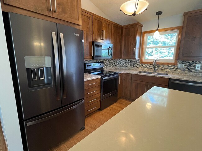 Building Photo - Beautifully Updated 4-Bed Home in Prime NW...
