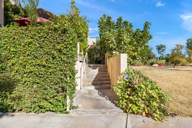 Building Photo - 17 Mission Ct