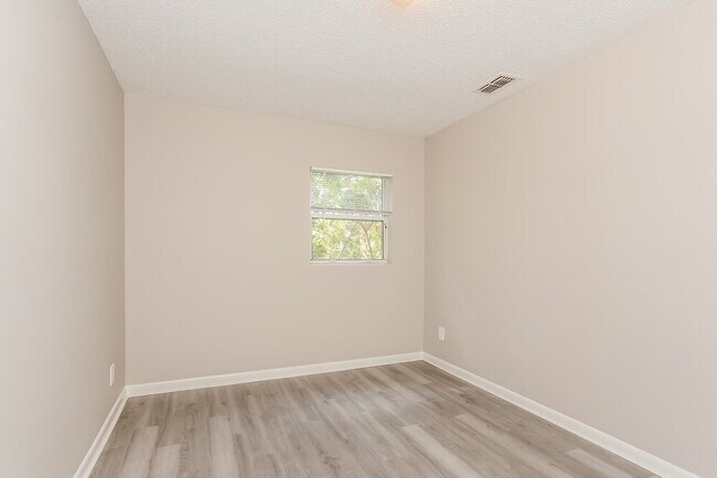 Building Photo - 2434 Quail Ave