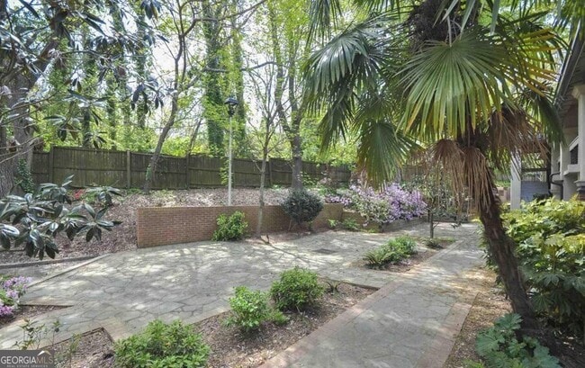 Building Photo - 655 E Campus Rd