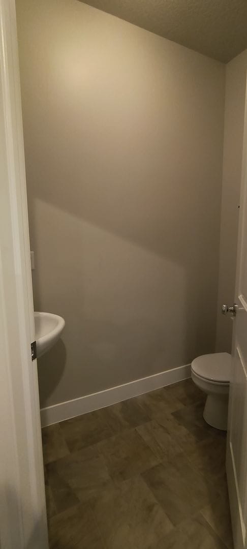 Building Photo - 3 Bedroom 3 Bathroom 2 Car Garage Townhome For rent.