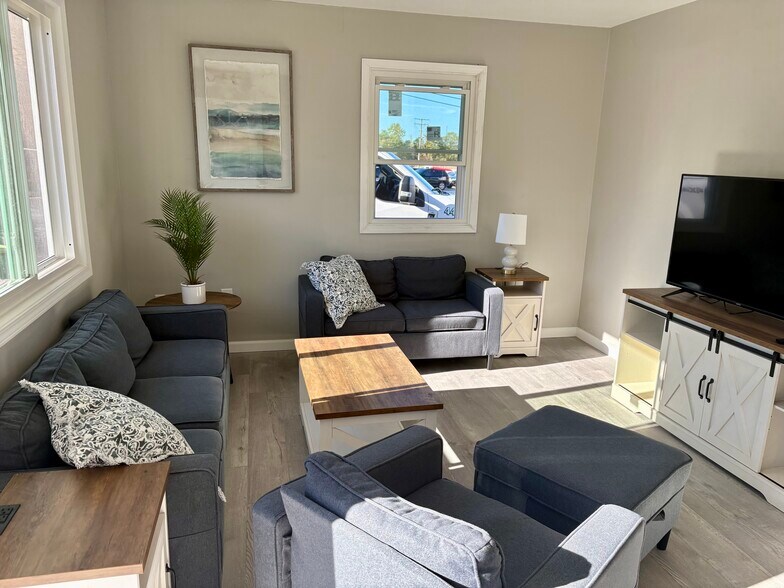 Primary Photo - 7560 Mentor Ave