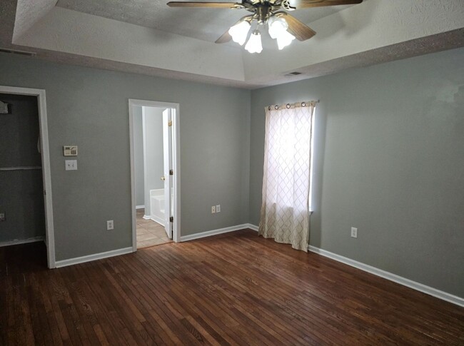 Building Photo - Welcome home to Stockbridge, 3BR, 2BA