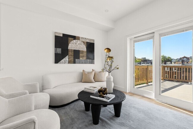 Building Photo - 100 Bennington St