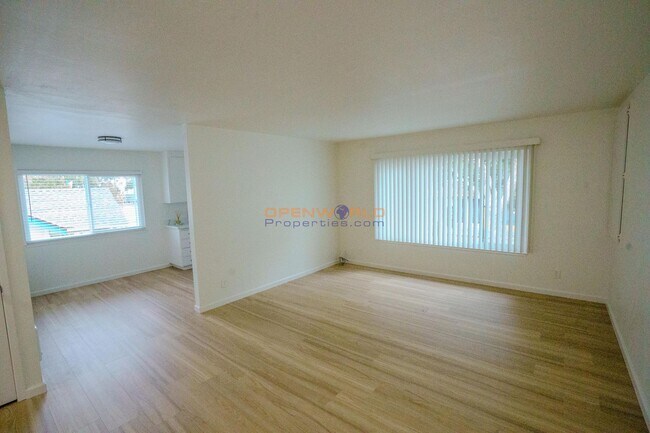 Building Photo - 414 Bancroft Ave