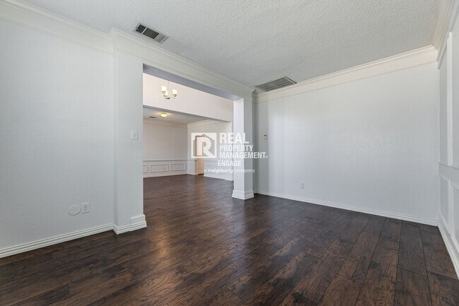 Building Photo - Recently Updated Plano Property with Modern Features and Serene Surroundings