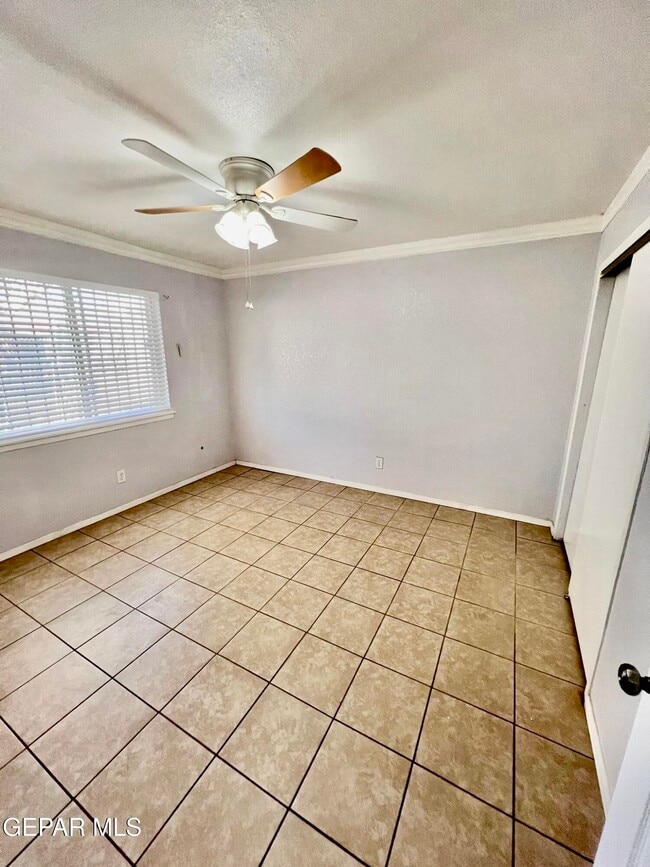 Building Photo - 11117 Shiner Ave