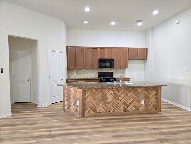 Building Photo - 22526 Belmont Cove Ln