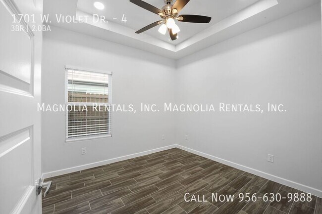 Building Photo - 1701 W Violet Dr