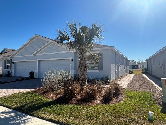 Building Photo - Charming House with tons of Amenities (all...