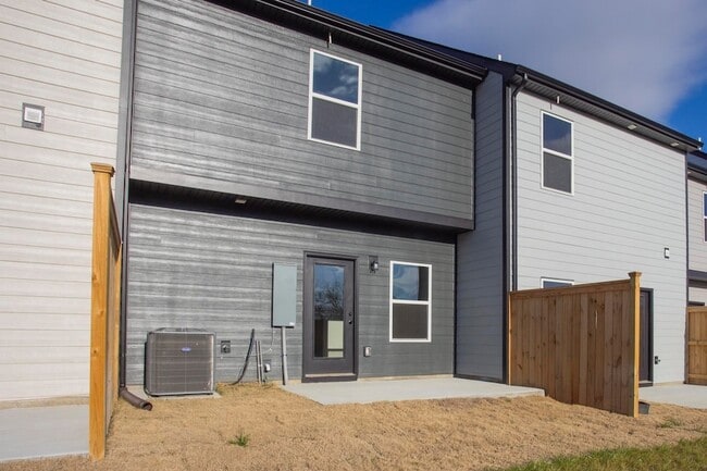 Building Photo - 514 Tappan Private Ln