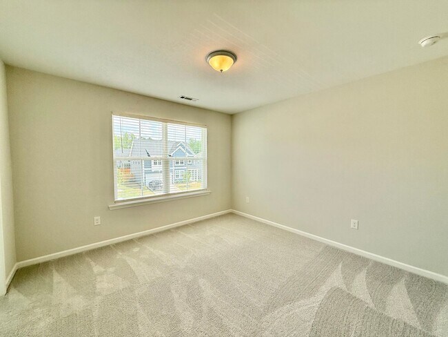 Building Photo - Stunning New 5BD, 5BA Garner Home with Lux...
