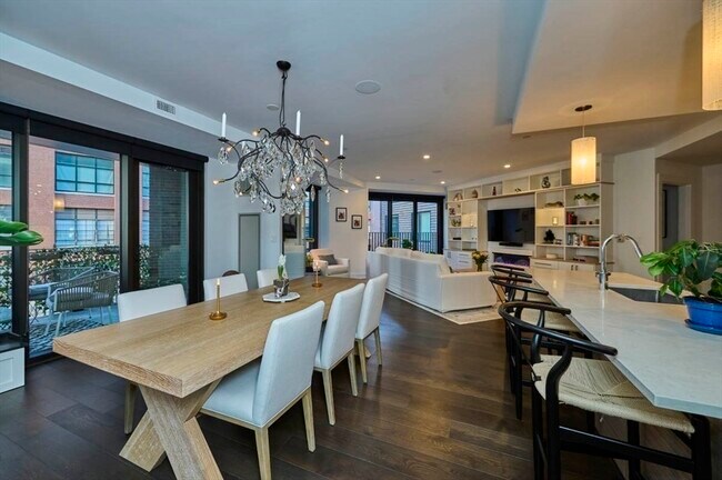 Building Photo - 16 W Broadway