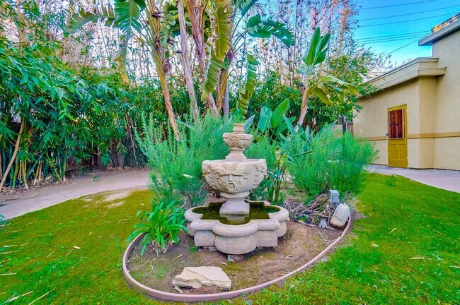 Building Photo - 3131 E Corto Pl