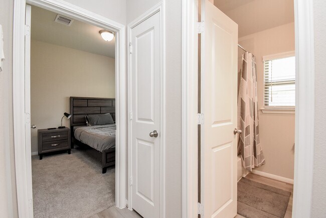Building Photo - 17007 Shine Bright Ct
