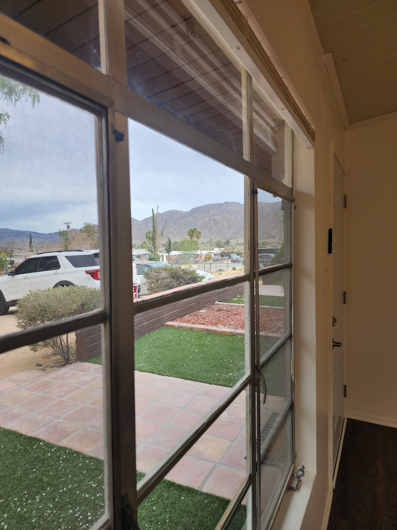 Front Window - 6024 Baileya Ave