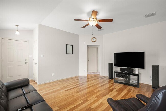 Building Photo - 1511 Nettie Dr