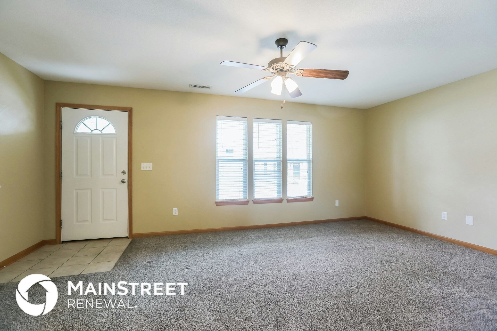 Building Photo - 411 NE Wolf Creek Dr