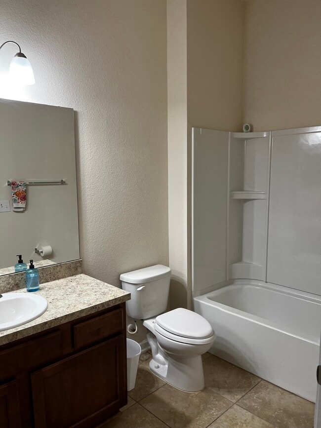 Building Photo - 2109 Golden Lake Loop