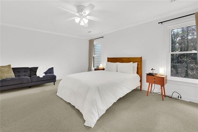 Building Photo - 7155 Roswell Rd