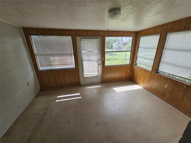Building Photo - 2049 Florida Ave
