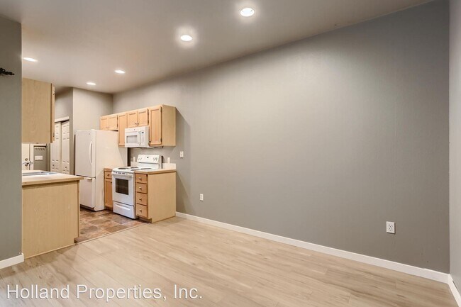 Building Photo - 3 br, 2 bath House - 8131 NE Wilkins St