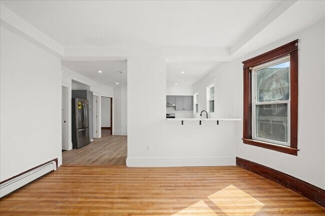 Building Photo - 183 Vernon St