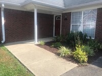 Building Photo - 405 Fledge Dr