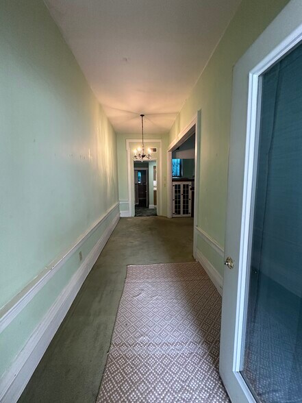 Building Photo - 926 Diamond Park