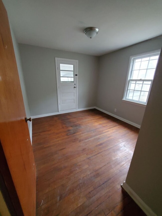 Building Photo - 1636 St.Elmo Ave NE