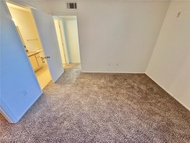 Building Photo - 555 E Silverado Ranch Blvd