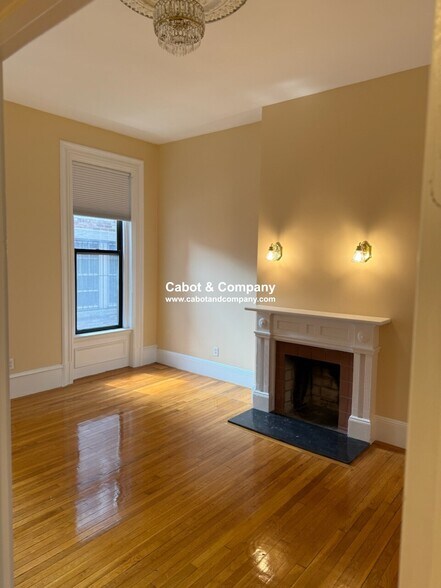 Building Photo - 246 Commonwealth Ave