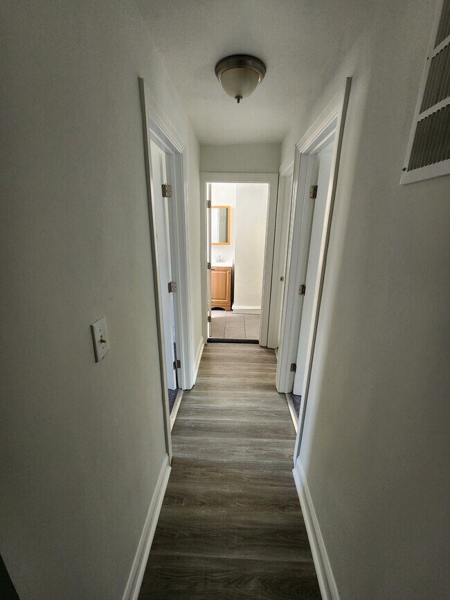 Building Photo - 5028 Pembridge Ave