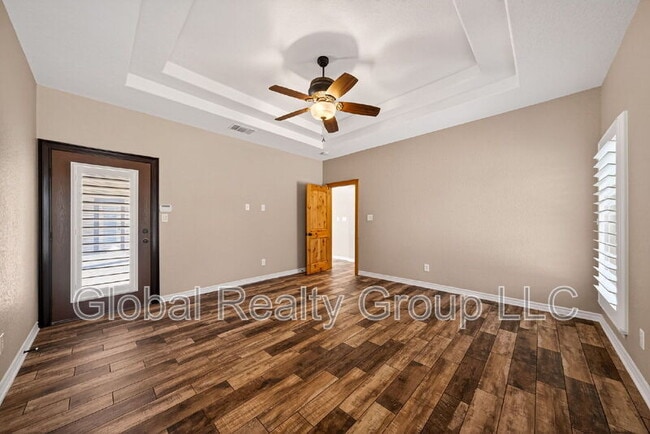 Building Photo - 7033 Robin Hood Way