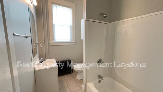 Building Photo - 1247 Chartiers Ave