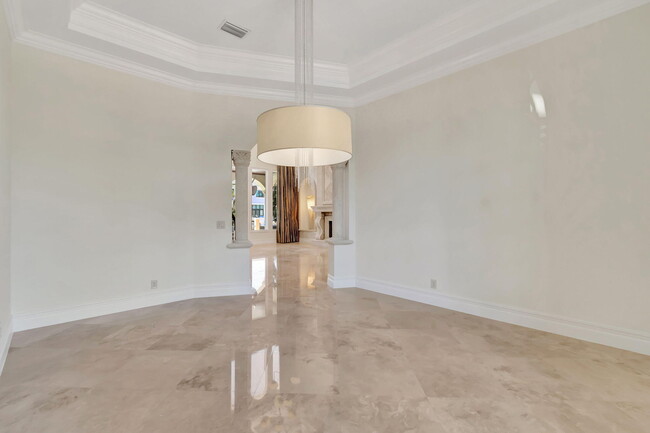 Building Photo - 953 Banyan Dr
